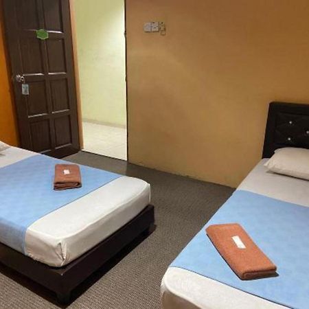 Oyo 91065 Hotel De Anjung Muadzam Shah Zewnętrze zdjęcie
