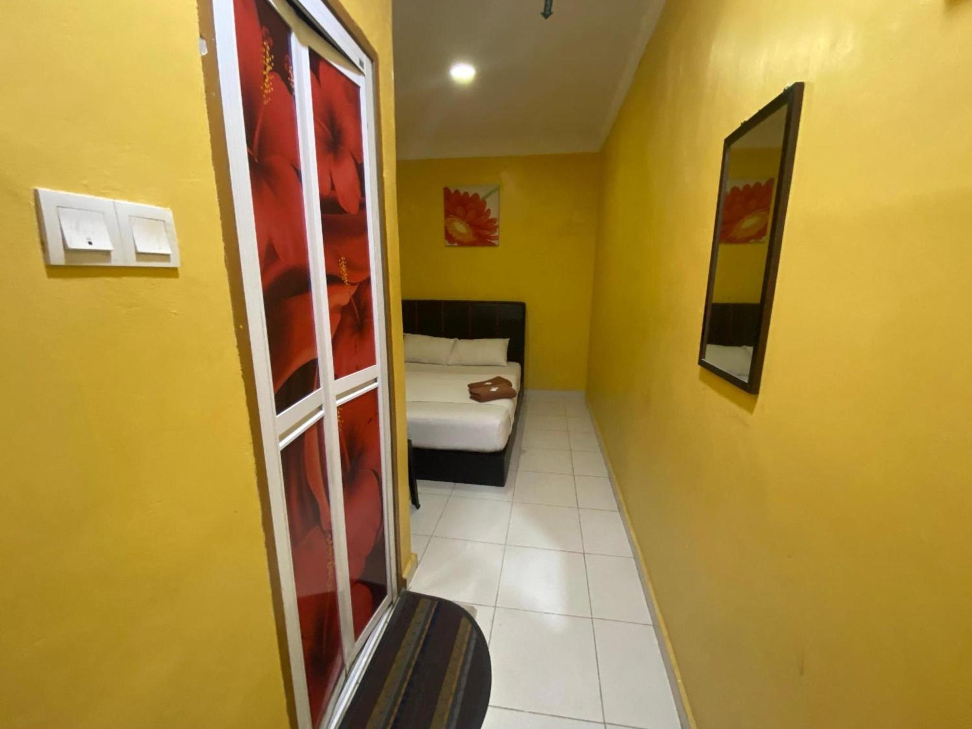 Oyo 91065 Hotel De Anjung Muadzam Shah Zewnętrze zdjęcie
