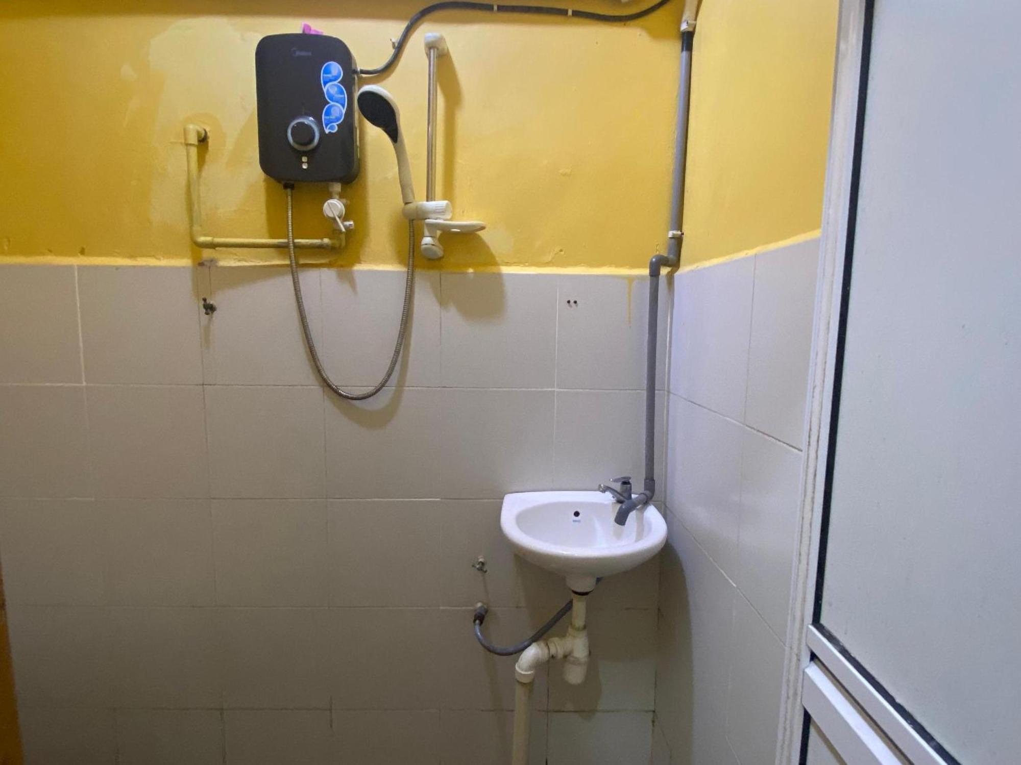 Oyo 91065 Hotel De Anjung Muadzam Shah Zewnętrze zdjęcie
