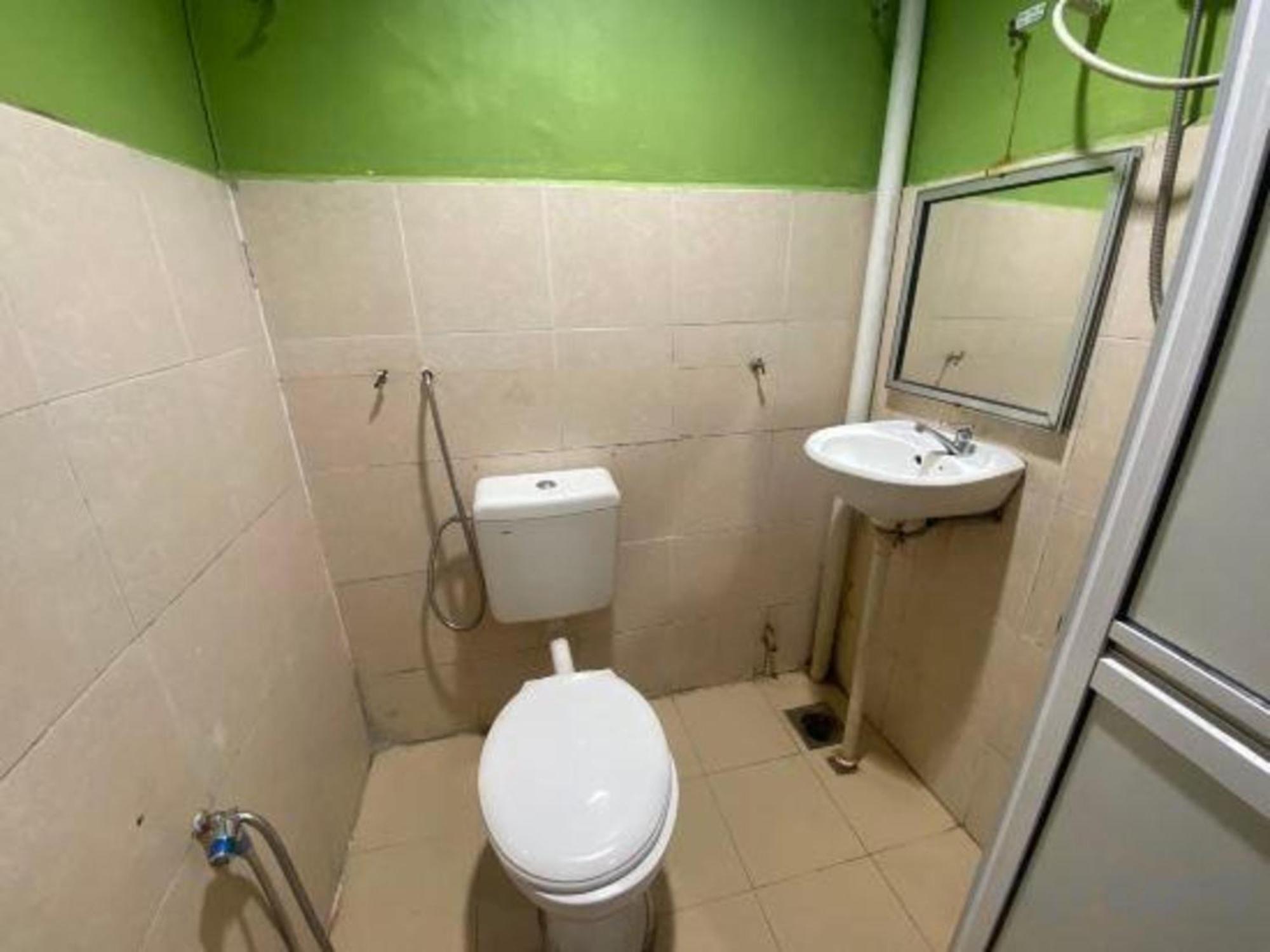 Oyo 91065 Hotel De Anjung Muadzam Shah Zewnętrze zdjęcie