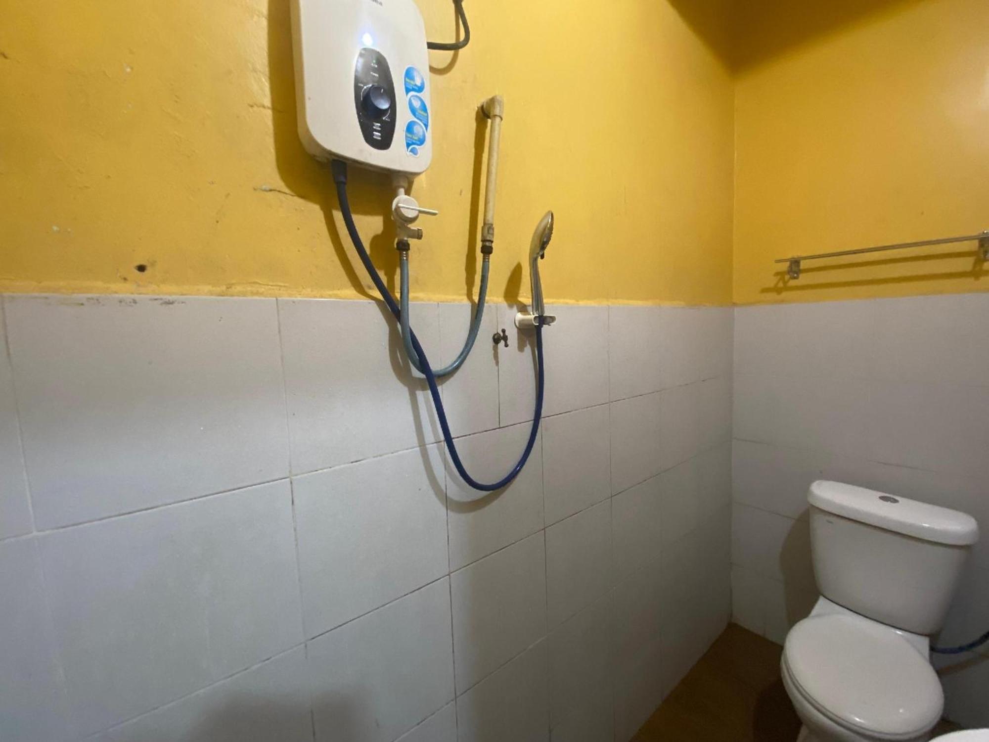 Oyo 91065 Hotel De Anjung Muadzam Shah Zewnętrze zdjęcie