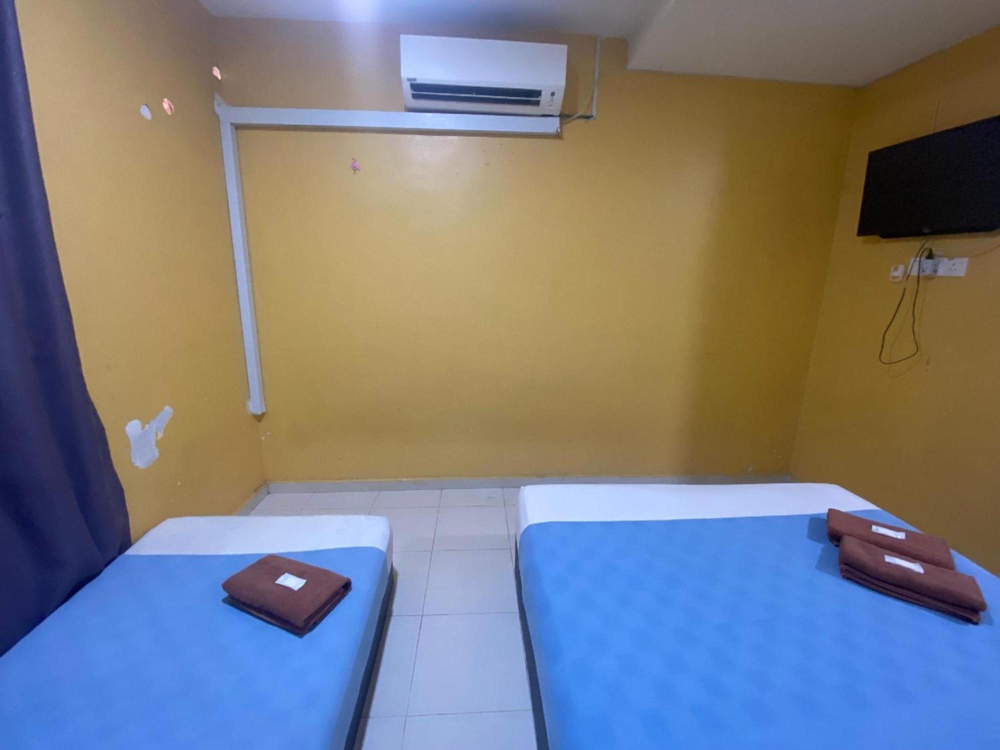 Oyo 91065 Hotel De Anjung Muadzam Shah Zewnętrze zdjęcie
