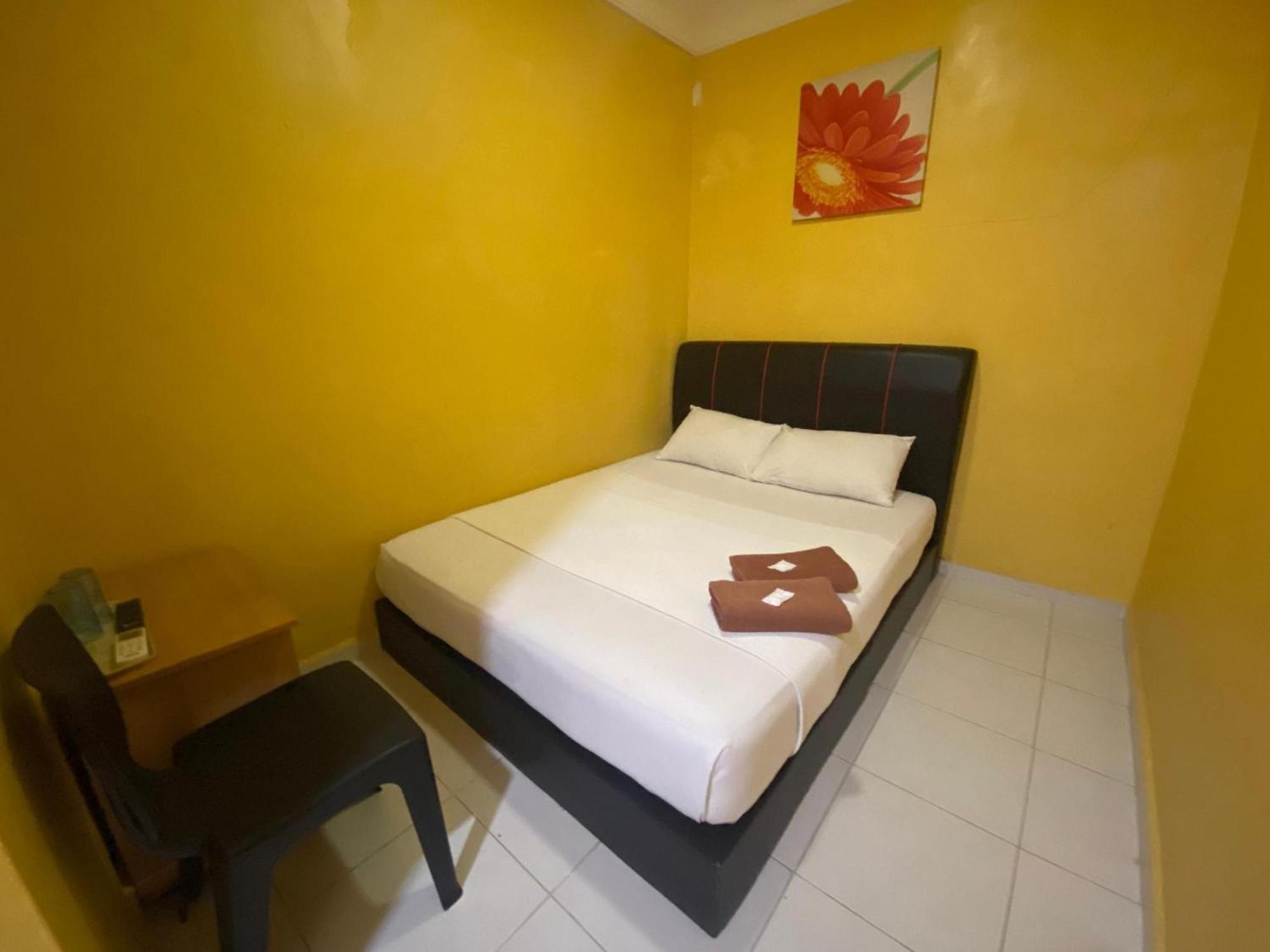 Oyo 91065 Hotel De Anjung Muadzam Shah Zewnętrze zdjęcie