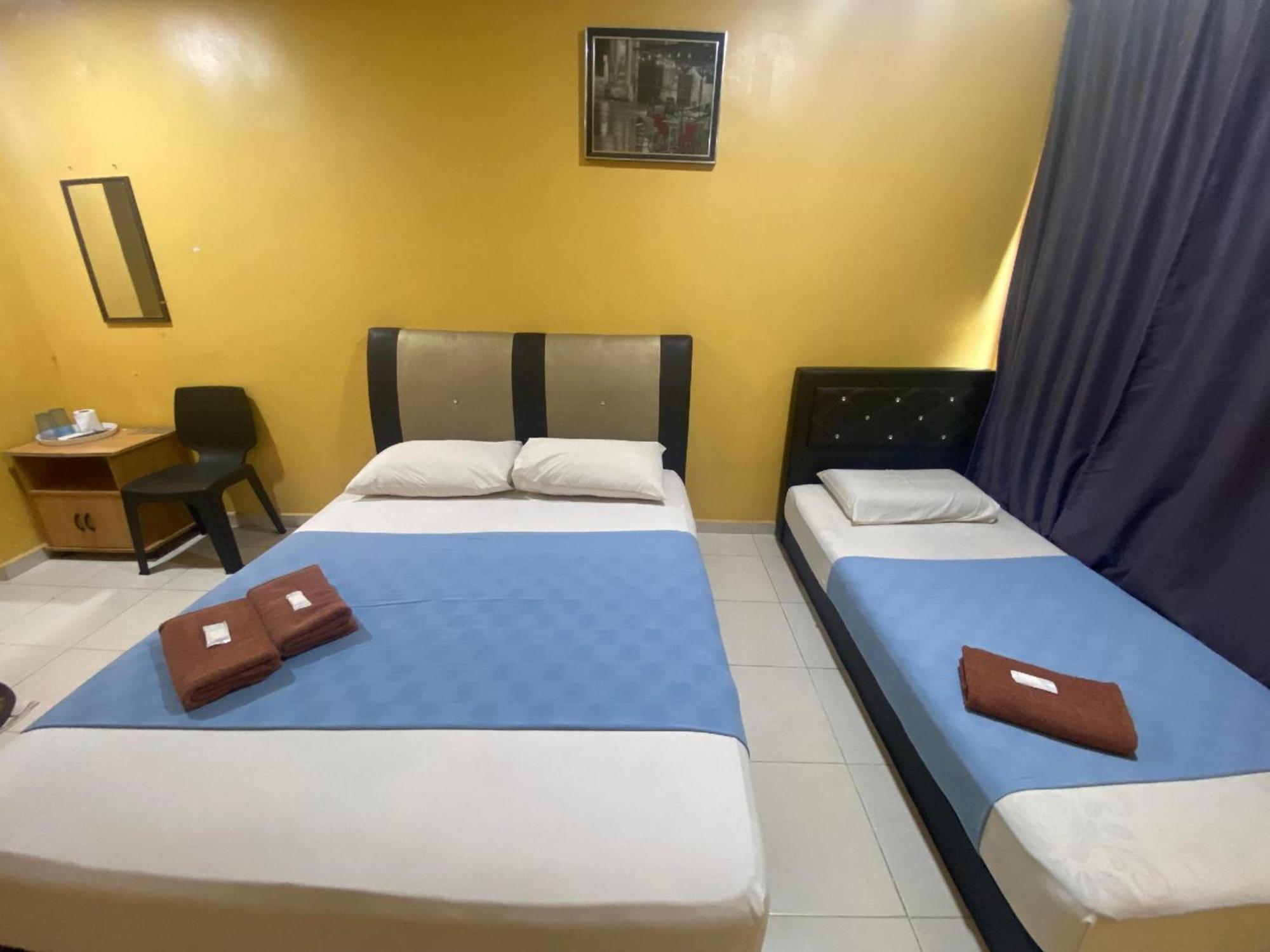 Oyo 91065 Hotel De Anjung Muadzam Shah Zewnętrze zdjęcie