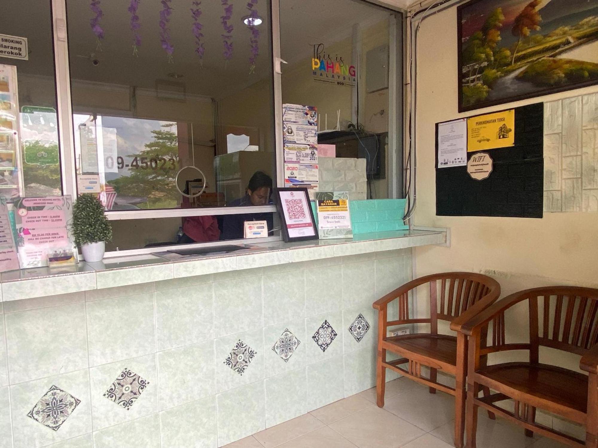 Oyo 91065 Hotel De Anjung Muadzam Shah Zewnętrze zdjęcie