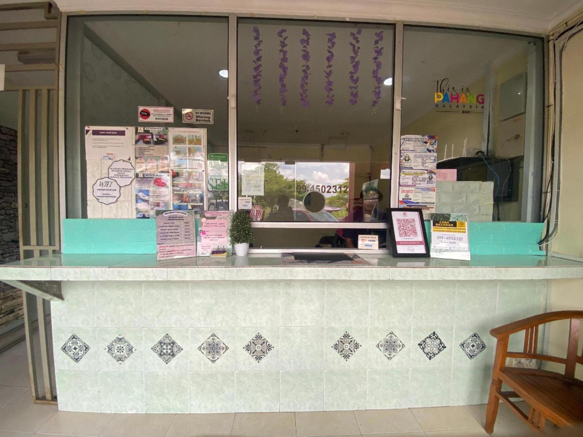 Oyo 91065 Hotel De Anjung Muadzam Shah Zewnętrze zdjęcie